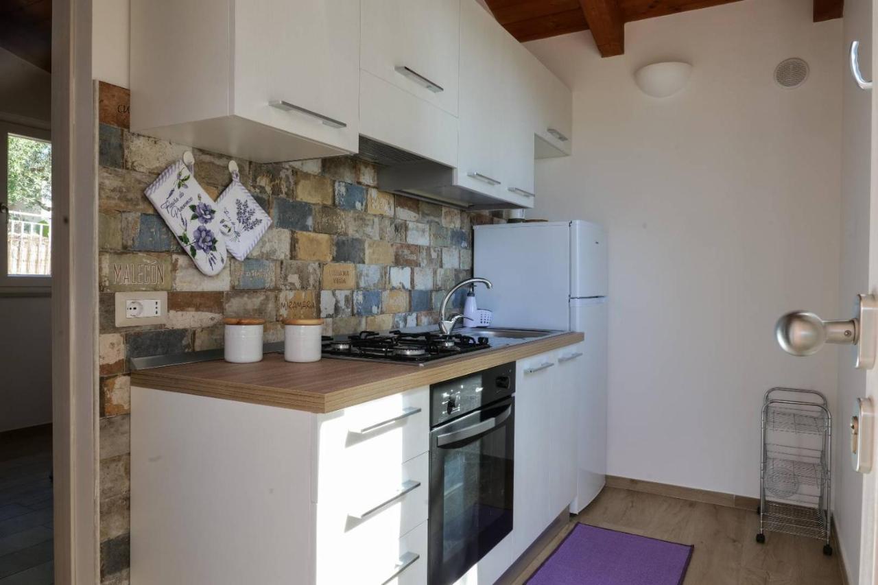 מרינה די קמרוטה Case Vacanze La Quercia מראה חיצוני תמונה