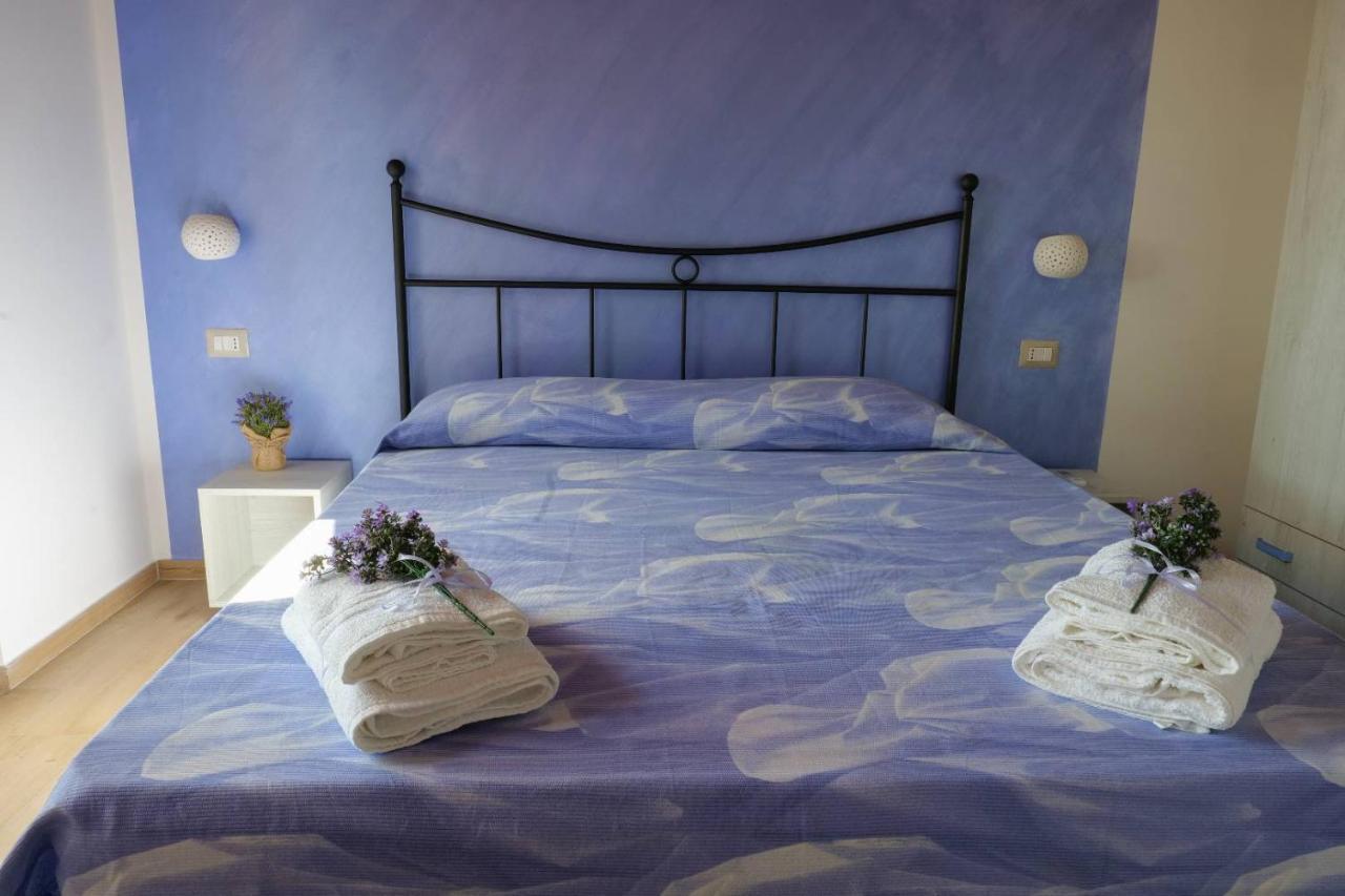 מרינה די קמרוטה Case Vacanze La Quercia מראה חיצוני תמונה