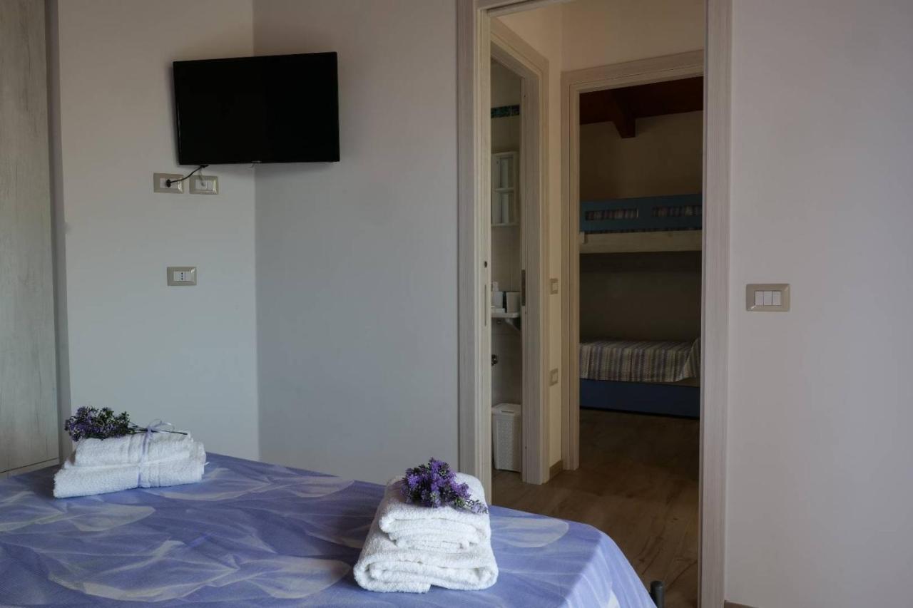 מרינה די קמרוטה Case Vacanze La Quercia מראה חיצוני תמונה