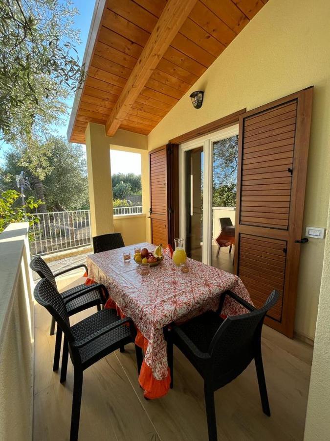 מרינה די קמרוטה Case Vacanze La Quercia מראה חיצוני תמונה